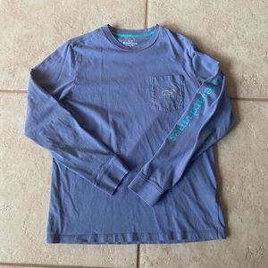 🐳 Vineyard Vines boys size large  blue long sleeve shirt